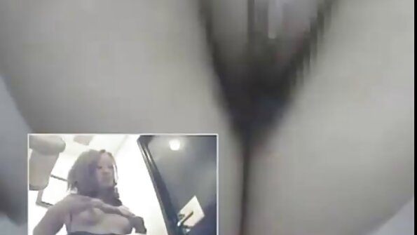 Две момичета са с момче камери секс и му вземат пишка в дупките