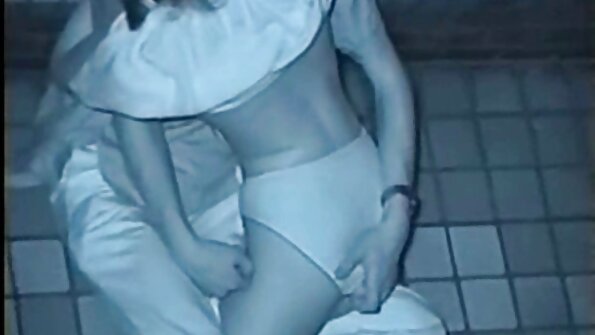 Развратната брюнетка мацка с секс камери космата пишка Пресли Харт се набива