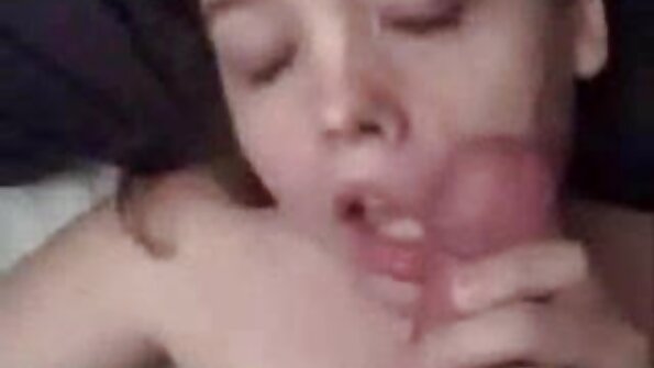 Стегната порнозвезда и нейният любовник в сладка шибана сесия, заснета porno cameri в POV