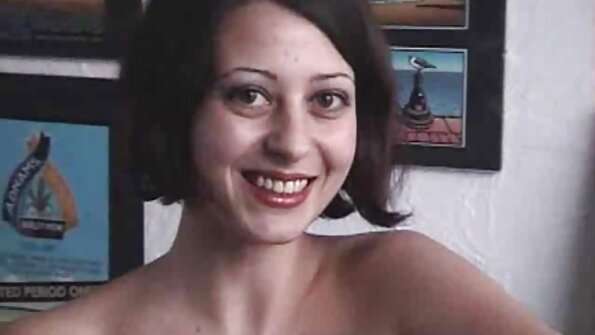 Вероника Радке яде путка със секси онлайн видеокамеры порно приятелка